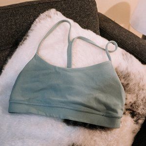 Lululemon - Flow Y Bra Nulu